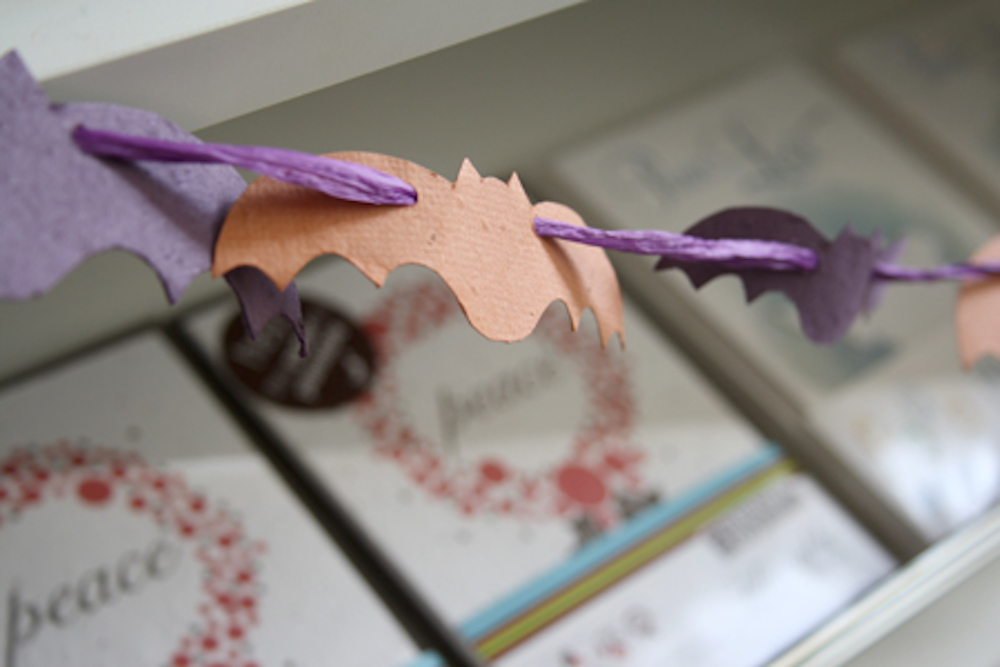 Easy Halloween Craft Projects: DIY Garland with Spooky Bat and Ghost Shapes