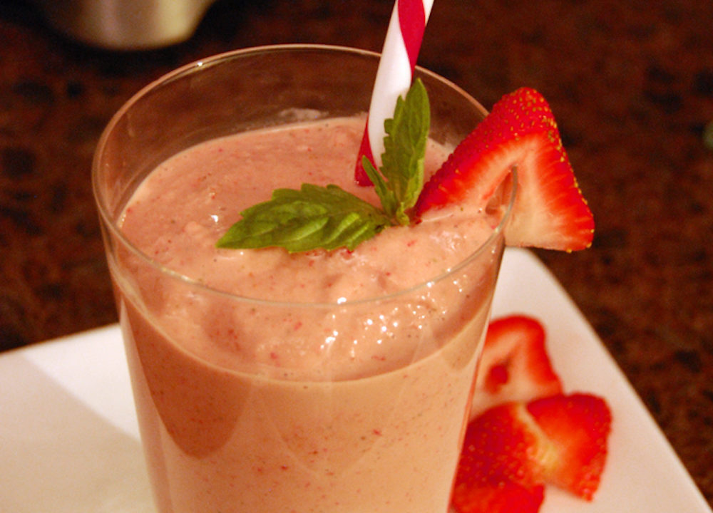 Delicious and Nutritious Strawberry Basil Smoothie Recipe