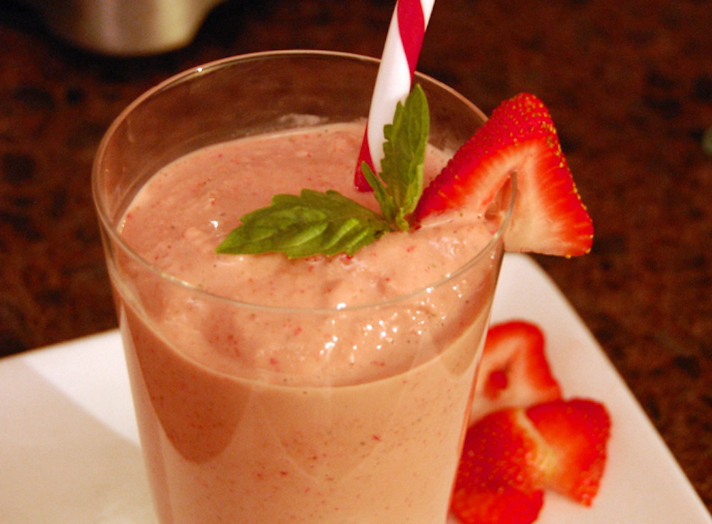 Delicious and Nutritious Strawberry Basil Smoothie Recipe