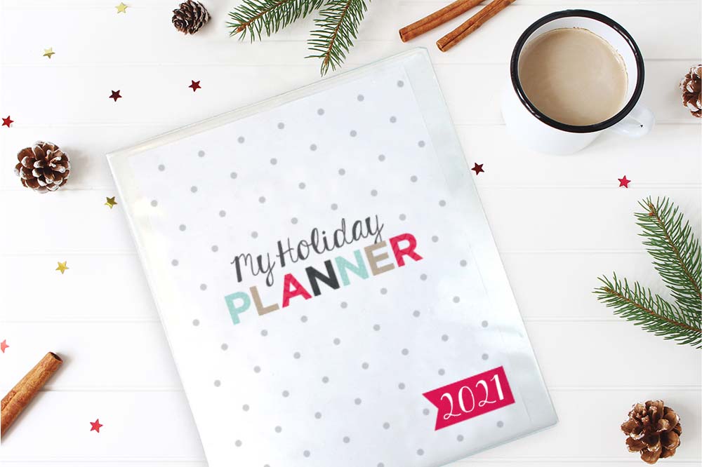 10 beautifully designed #free #printables to create your own Ultimate Holiday Planning Binder.