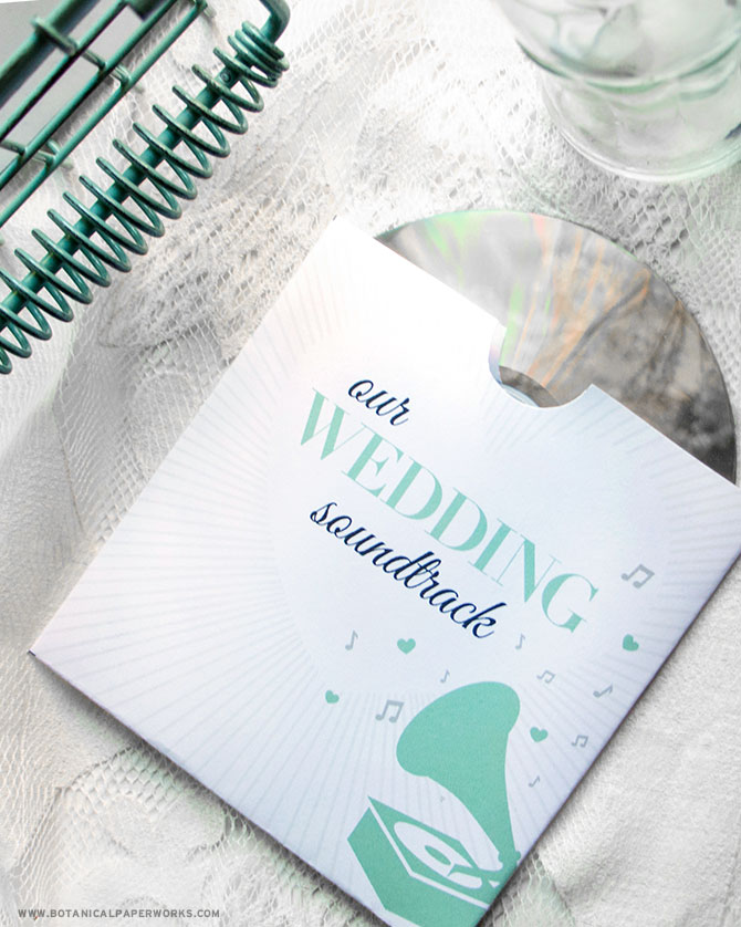 Download this FREE CD #WeddingFavor #FreePrintable to give your guests the gift of #music at your wedding! 