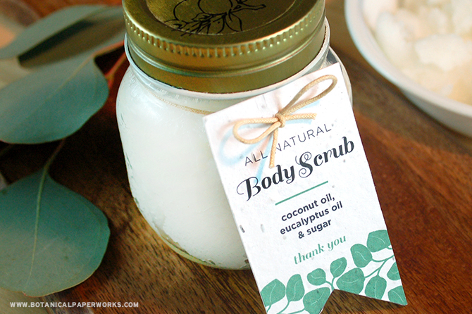 This all natural, creative DIY wedding favor is a great choice for an eco-friendly wedding.