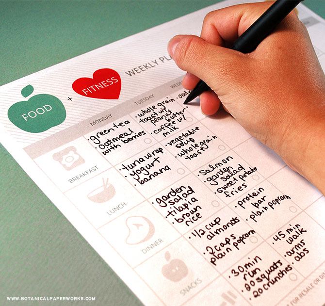 Download this NEW Food + Fitness Weekly Planner #freeprintable and become the #healthiest version of yourself today!
