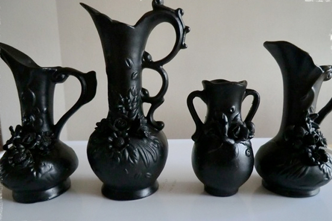 Make these creepy vases and see other Halloween upcycle crafts.