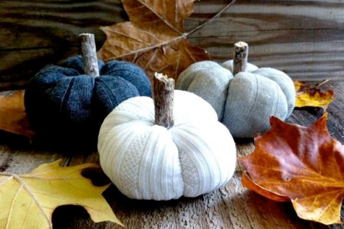 Make these sock and sweater pumpkins and see other Halloween upcycle crafts.