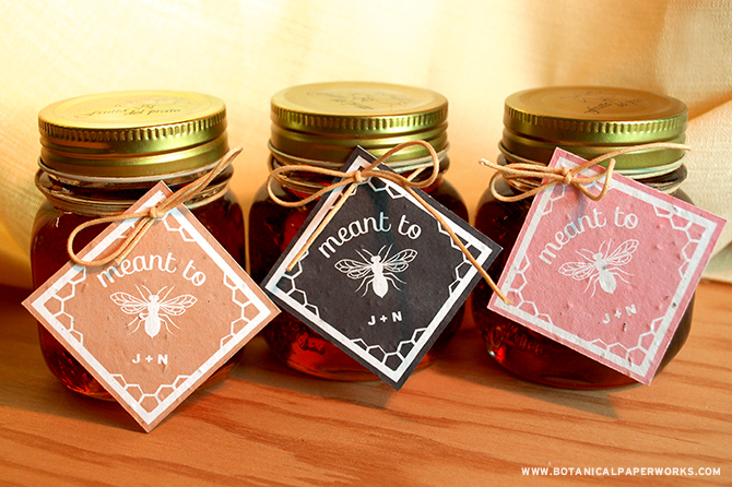 Available in pink or black, these FREE Honey Wedding Favors are as unique as they are adorable!