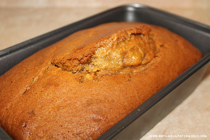 Flavoured with a variety of autumn-inspired spices like cinnamon and nutmeg, this delicious #pumpkinbread is sure to be a fall staple. Get the #recipe here!