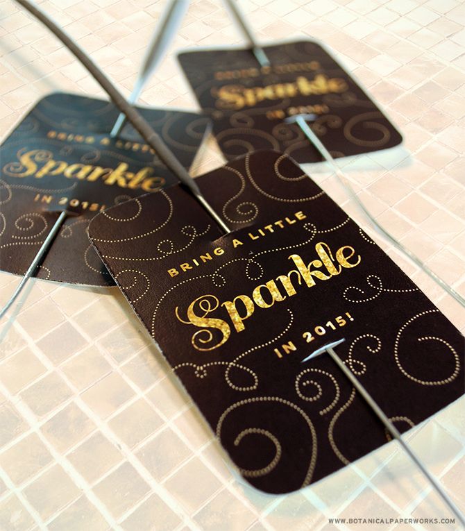 Bring a little sparkle in 2015 with these glamorous black & gold favor tags for your sparklers! Get the FREE Printable here.